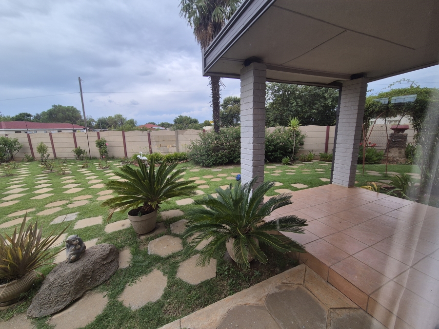 5 Bedroom Property for Sale in Wolmaransstad North West